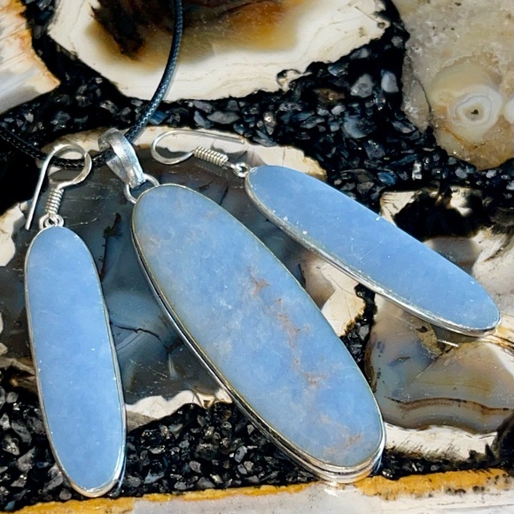 Large Set of Blue Anhydrite Angelite Pendant & Earrings - Picture 10 of 15
